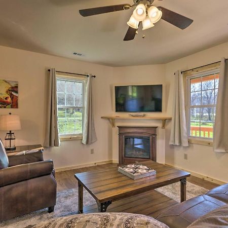 Cozy Smoky Mountain Cabin By Tuckasegee River! ブライソン・シティ エクステリア 写真