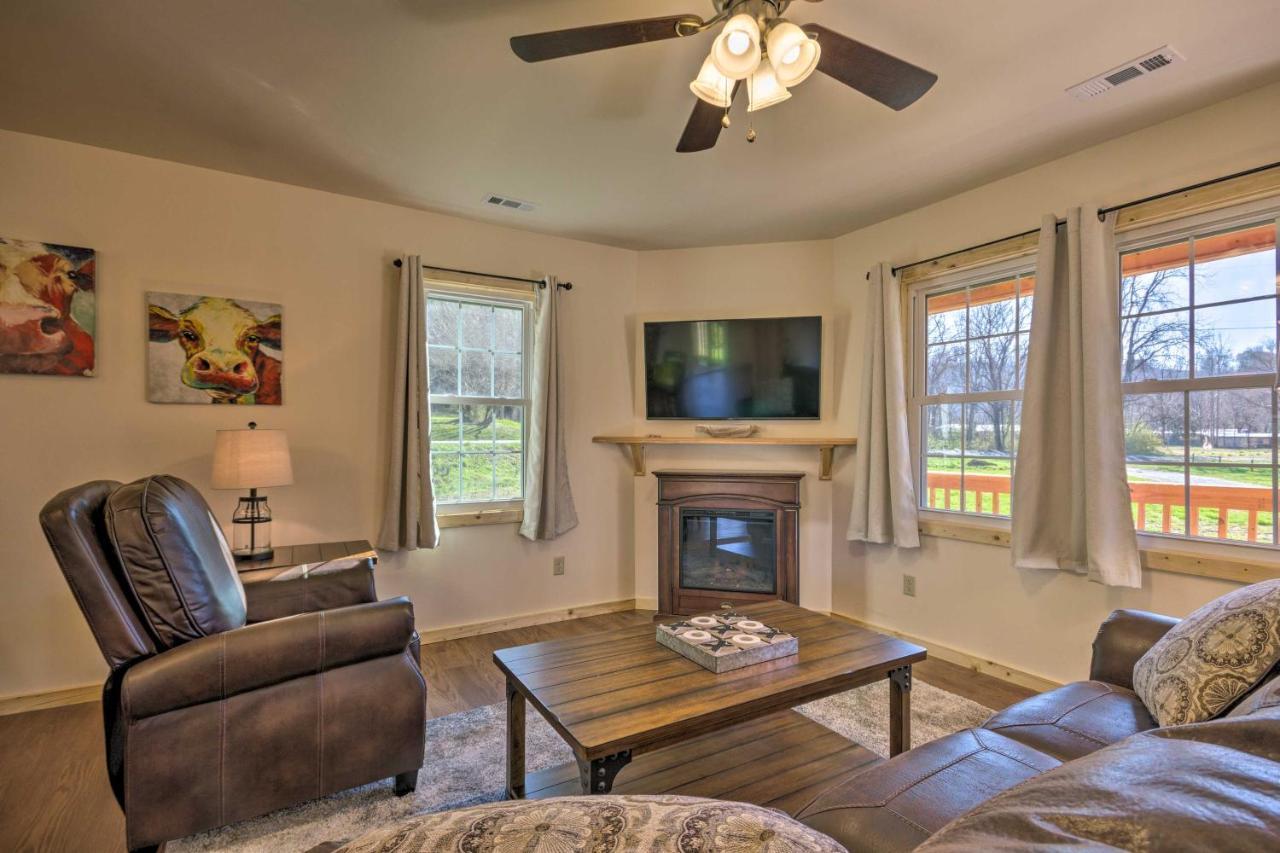 Cozy Smoky Mountain Cabin By Tuckasegee River! ブライソン・シティ エクステリア 写真