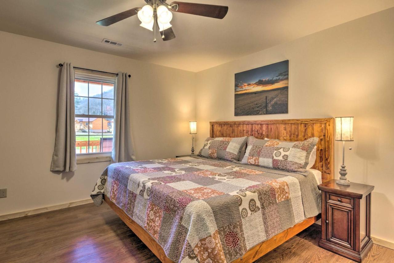 Cozy Smoky Mountain Cabin By Tuckasegee River! ブライソン・シティ エクステリア 写真