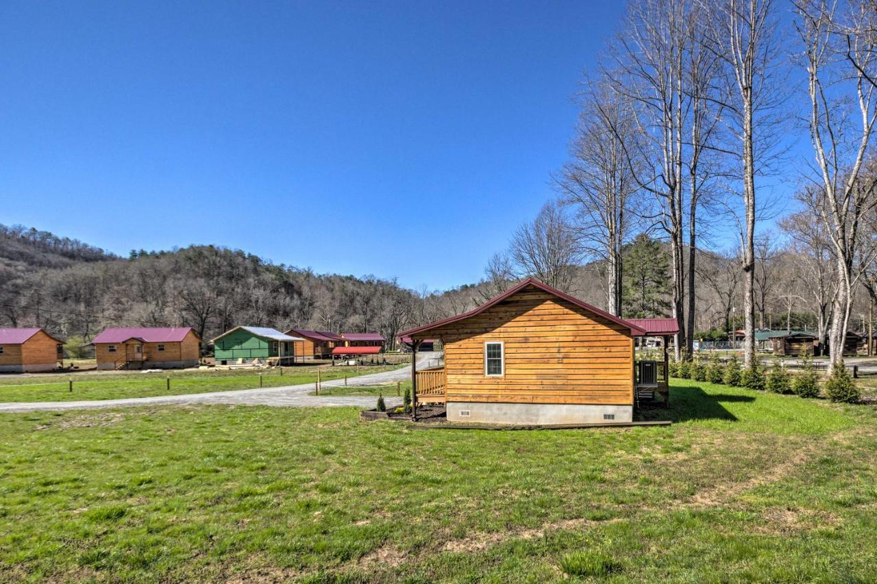 Cozy Smoky Mountain Cabin By Tuckasegee River! ブライソン・シティ エクステリア 写真